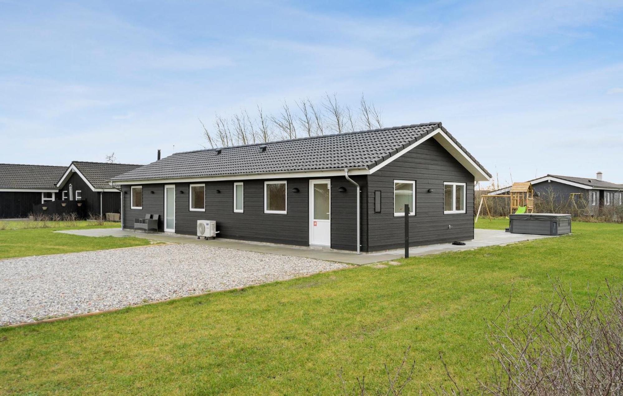 Beautiful Home In Tarm With Sauna Kültér fotó